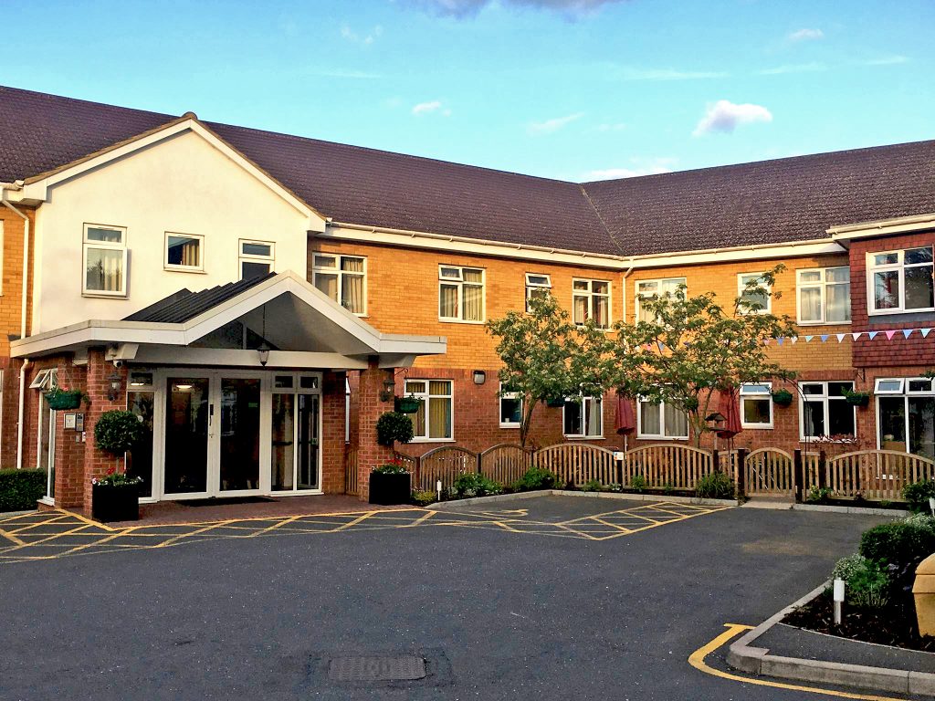 Berkshire nursing home Larchfield House appoints new general manager ...